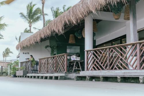 Entrance, Bay's Inn Resort in Baler