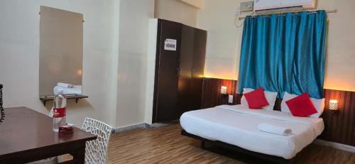 Goldhorn Hotels & Banquet Mehdipatnam Near St Ann's college – Hyderabad, IA