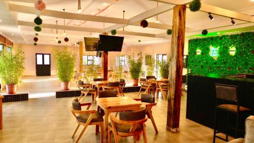 Restaurant, Rianta Hills Mara Resort in Narok