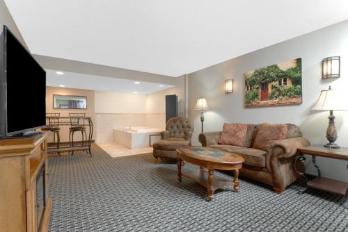 ฮาวเวิร์ด จอห์นสัน บาย วินด์แฮม ลิมา (Howard Johnson by Wyndham Lima) in ลิมา (OH)