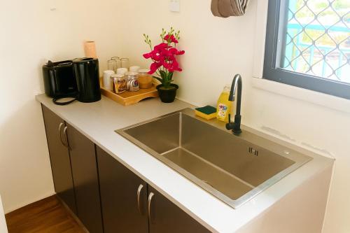 Apia, Vailoa Studio, 1King Bed, AC, Wifi, 5min from Town in Vaitele