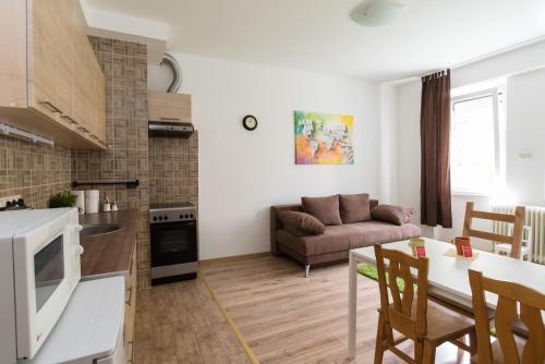  Bolcso10 Modern Apartment in Budapest