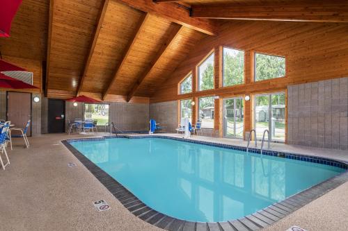Swimming pool, AmericInn by Wyndham Lake City in Lake City (MN)