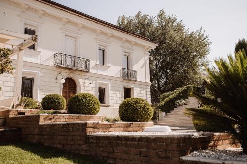 Зовнішній вигляд готелю, Palazzo Pecci in San Leucio Del Sannio
