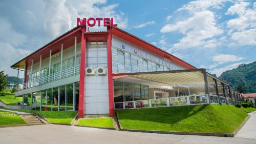 . Motel Predejane
