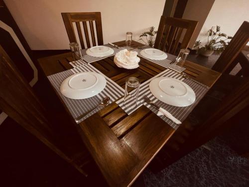 The Lake Round Guest House in Kandy