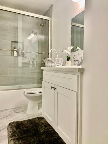 Proper Stays At Melrose - West Hollywood Premium M Suite - Beverly Hills, CA