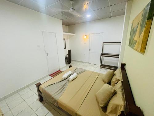 The Lake Round Guest House in Kandy