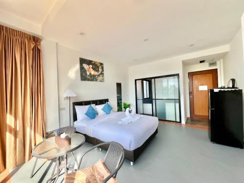 room detail thumbnail 1