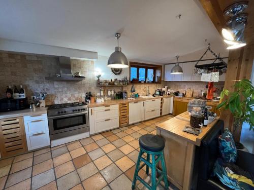 Chalet d exception ensoleillé, vue grandiose (Chalet d exception ensoleille, vue grandiose) in 法康的巴斯尼亞