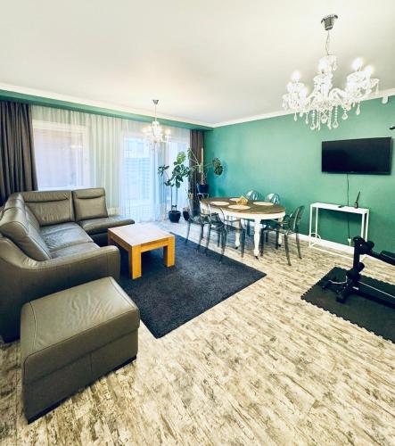 Przestronny apartament rodzinny - 110m2 plus taras 25m2 — other in armii krajowej 116a Sopot parter, Sopot Poland, 81-824