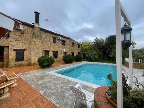 Swimming pool, Casa Rural Huerta Del Cura in Fuente de las Monjas