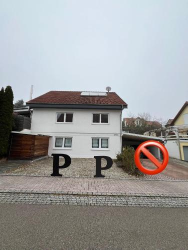 Ferienwohnung Nähe Autobahn Ruhige Lage für Familien & Monteure (Ferienwohnung Nahe Autobahn Ruhige Lage fur Familien & Monteure) in 埃羅爾茨海姆
