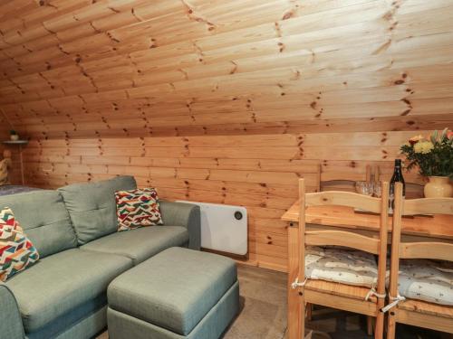 Oak - Tap to explore photos