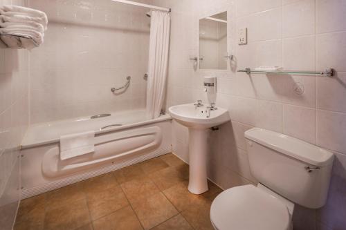 Breffni Arms Hotel - image 8