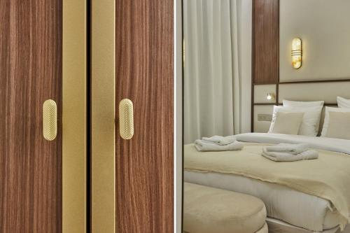 Apartment Matignon St Honore by Studio Prestige - image 5