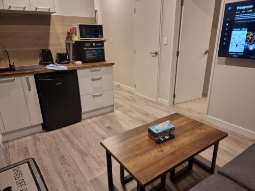 BEHOME - Modern Guest Suite in คูเมอ