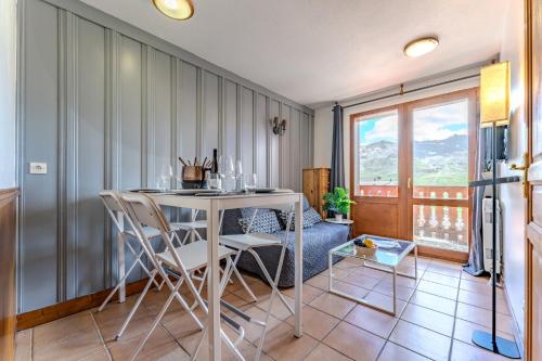 Alpine Stay with Balcony near the Slopes - Résidence Les Balcons de Val Thorens - Location saisonnière - Les Belleville