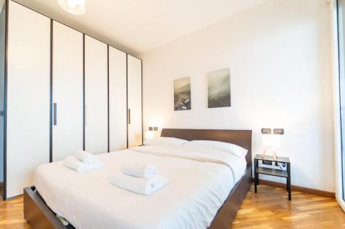 Moderno appartamento con garage, Wi-Fi, aria condizionata e terrazzo