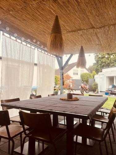 Gemütliche Doppelhaushälfte mit Garten und Sauna (Gemutliche Doppelhaushalfte mit Garten und Sauna) in Frechen