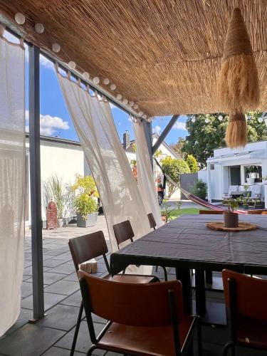 Gemütliche Doppelhaushälfte mit Garten und Sauna (Gemutliche Doppelhaushalfte mit Garten und Sauna) in Frechen