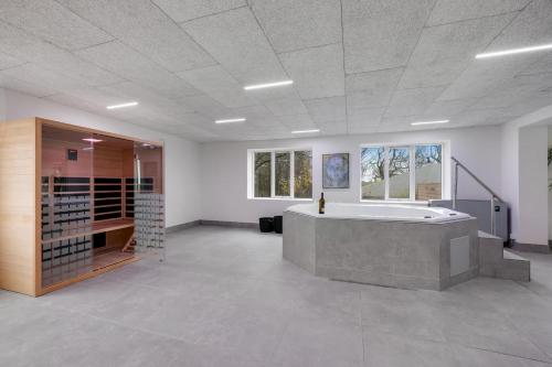 Viesnīcas āriene, Exclusive Pool Houseconference Center With Gymnasium in Vester Jolby