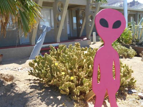 บริการและสิ่งอำนวยความสะดวก, Atomic Inn Beatty Near Death Valley in บีทตี้