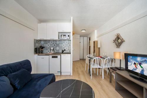 Mountain View Ski-In and Ski-Out Apartment - La Reine Blanche in Val Thorens