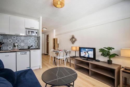Mountain View Ski-In and Ski-Out Apartment - La Reine Blanche in Val Thorens