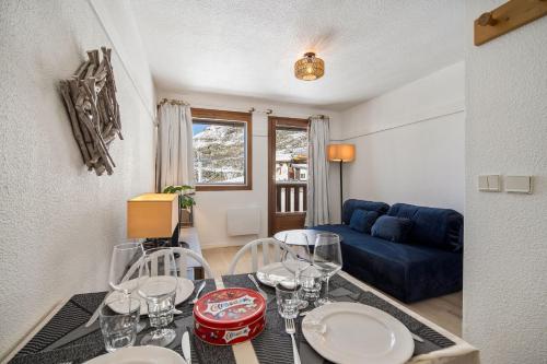 Mountain View Ski-In and Ski-Out Apartment - La Reine Blanche in Val Thorens
