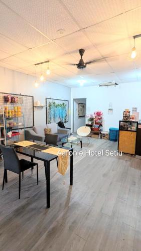 Aaronie Hotel Setiu in Merang