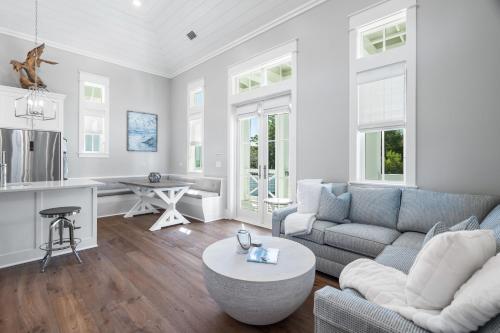 Sugar Shack by 30A Escapes, Seacrest
