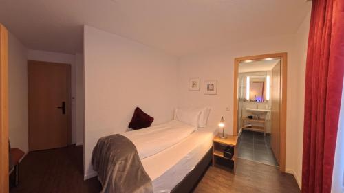 1 twin bed