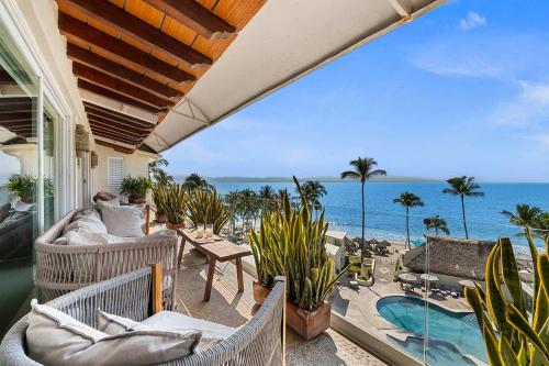 Costa Dorada - Beachfront Penthouse in Bucerias Golden Zone