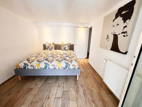 2 pièces cosy à 15 min de Paris (2 pieces cosy a 15 min de Paris) in Ати-Мон