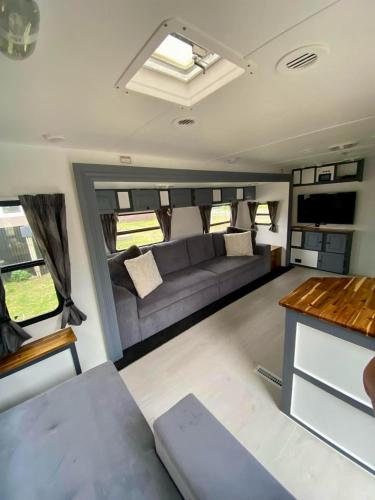 Clamping Caravan in Papaiti