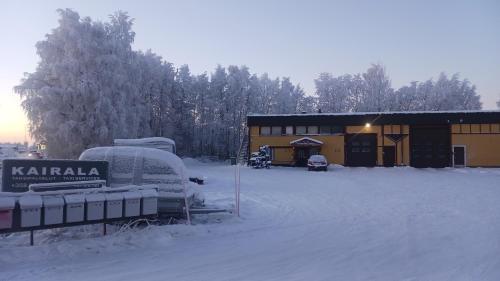 Cozy economy apartment for 4 at the shopping area in Ροβανιέμι