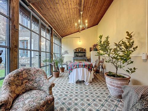 Charming bourgeois house – Précy town centre (Charming bourgeois house – Precy town centre) in Neuilly-en-Thelle