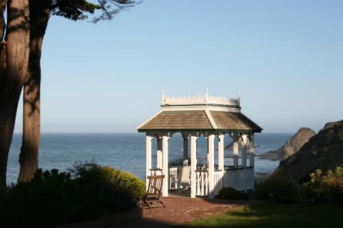 Elk Cove Inn & Spa - image 10