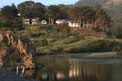 Elk Cove Inn & Spa - image 8