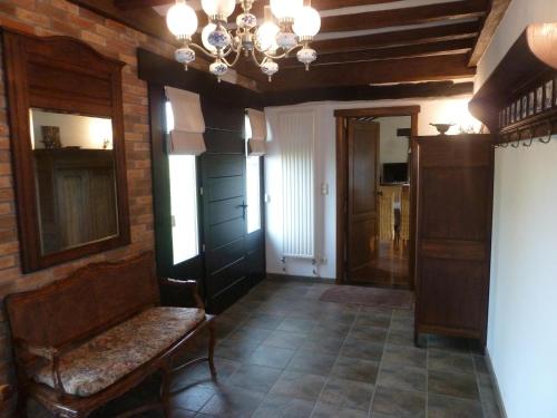Előcsarnok, Five-Bedroom Holiday Home in Somme-Leuze in Somme-Leuze