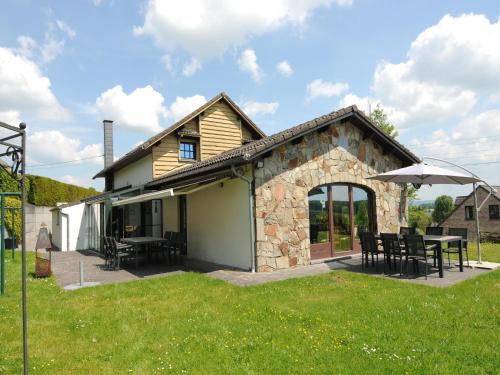 A szálláshely kívülről, Five-Bedroom Holiday Home in Somme-Leuze in Somme-Leuze