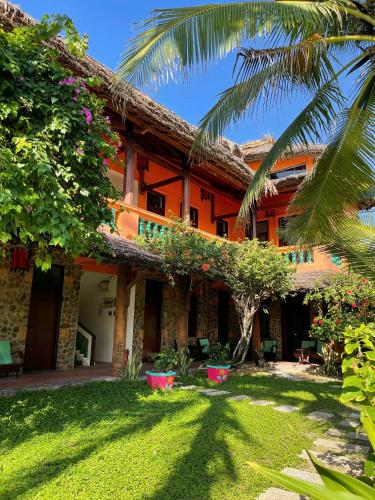 room detail thumbnail 1