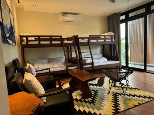 Tahum Lake Resort - Tap to explore photos