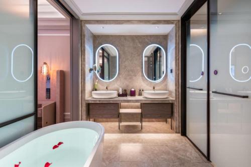 Mercure Nantong Railway Station – Nantong, VA