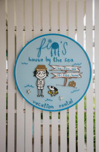 fio's house by the sea