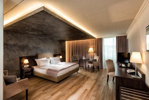 1 queen bed