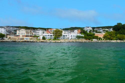 Ostseeresidenz Sassnitz - WG 18 mit Kamin, Sauna, Terrasse, Meerblick