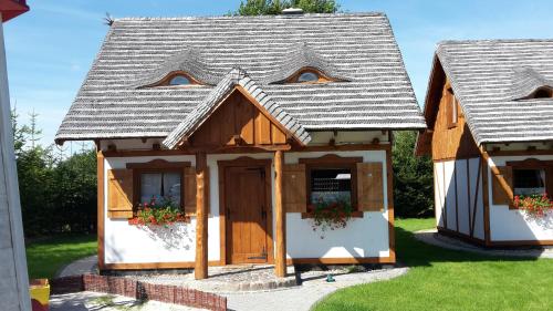 2 bedrooms, 5 beds