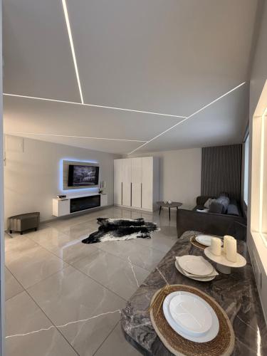 Instalações, JE downtown suite in Jelgava